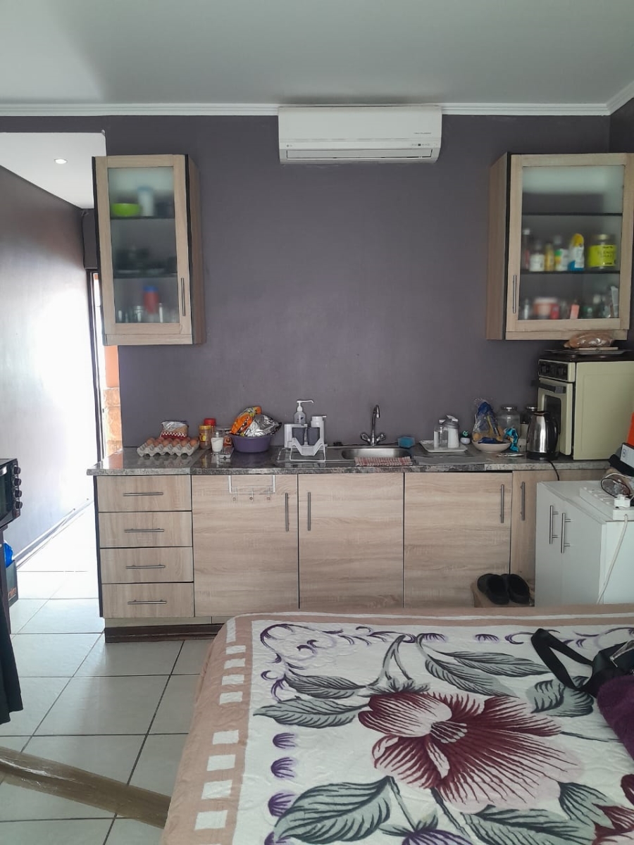 1 Bedroom Property for Sale in Vredenhof Sh Free State